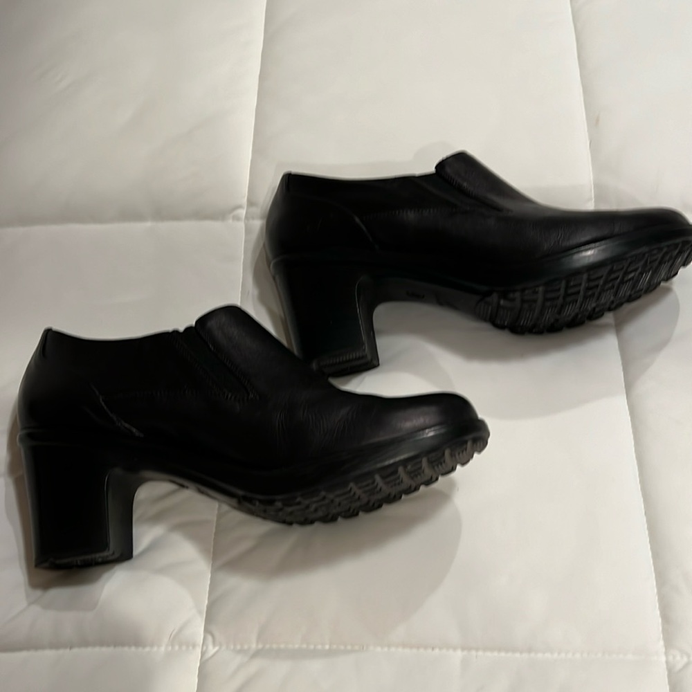 Gorgeous Dansko Ankle Boots